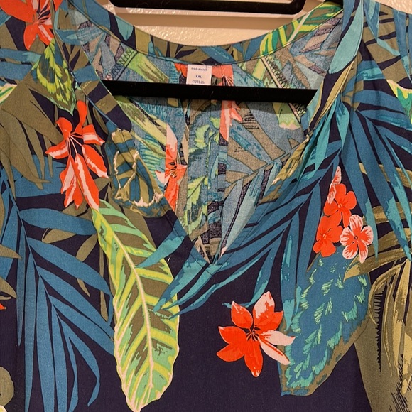 Old Navy top. XXL - Picture 3 of 7